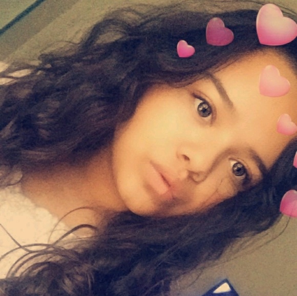 Profile Picture of Rayanna Torrez (@rayray83365) on Poshmark