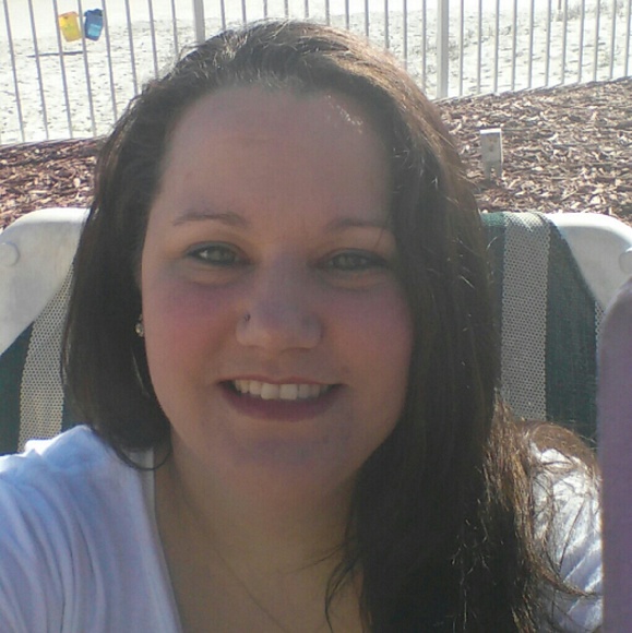 Profile Picture of Tori Monroe (@tsmonroe) on Poshmark