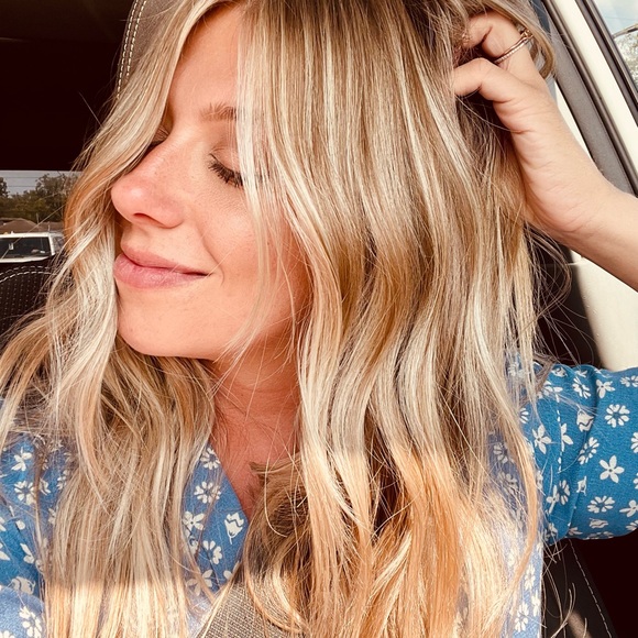 Profile Picture of Chelsea Marek (@chelsea_marek) on Poshmark