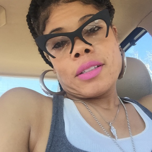 Profile Picture of Cheryl Mcphearson (@crmcphearson) on Poshmark