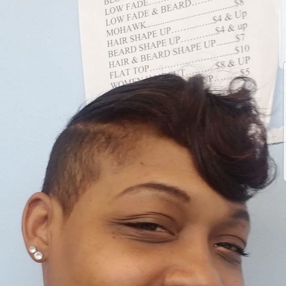 Profile Picture of Nakia Perry (@queenkia247) on Poshmark