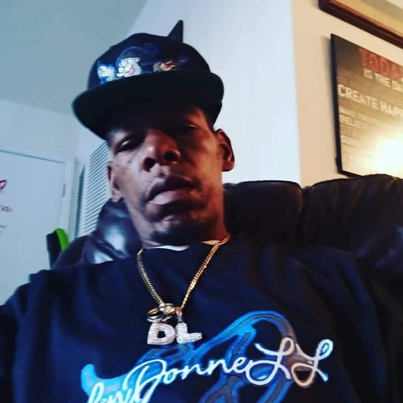 Profile Picture of Damon Harrison (@harrisondh121) on Poshmark