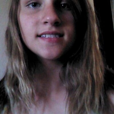 Profile Picture of Makenzie Debbrecht (@kenziedebbrecht) on Twitter