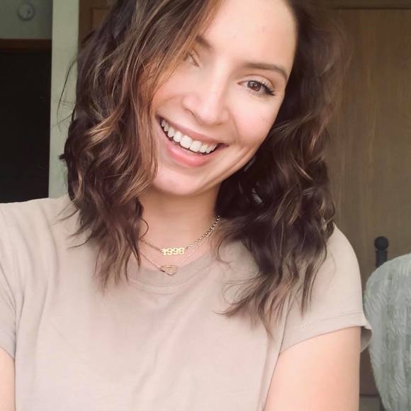 Profile Picture of Hayley Zajdel (@hezajdel) on Poshmark