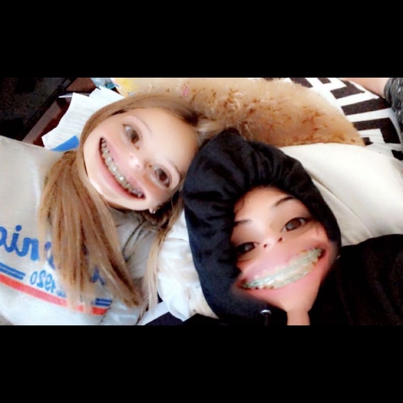 Olivia Naylor - Poshmark Profile Picture of Olivia Naylor (@olivianaylor15) on Poshmark