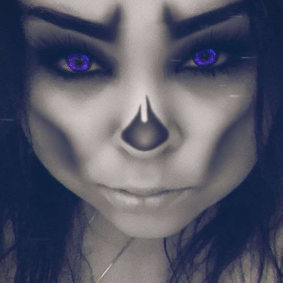 Profile Picture of Amberine Rehman (@gidget35137) on Poshmark