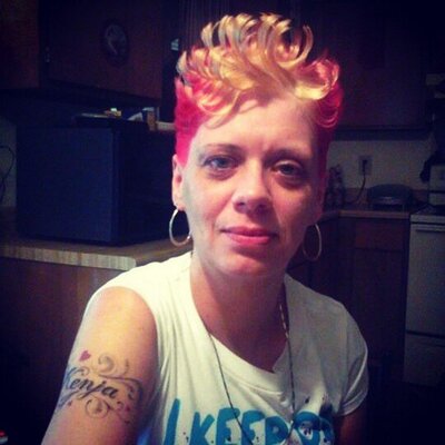 Profile Picture of Yvonne Ball (@Yvonneball75) on Twitter