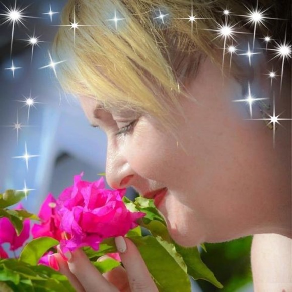 Profile Picture of Marie-chantale lise Gauthier (@esilg) on Poshmark