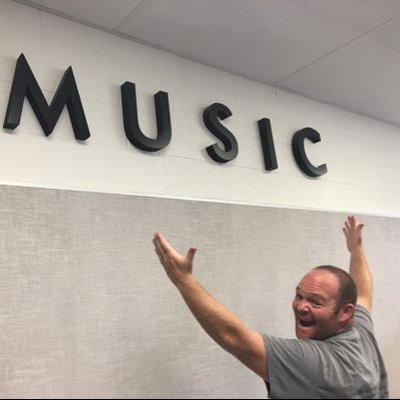 Profile Picture of Mike Mc Hugh (@mchughsmusicrm) on Twitter