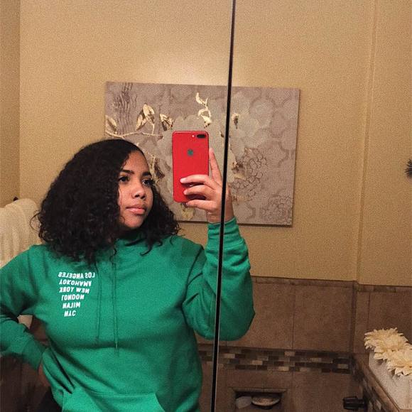 Profile Picture of Jada Scott (@jadaanaomi) on Poshmark