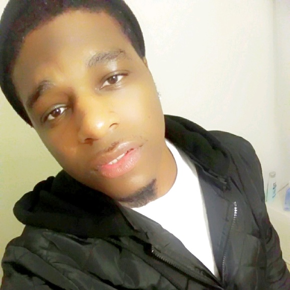 Profile Picture of Lonnie Perry (@perryl91) on Poshmark