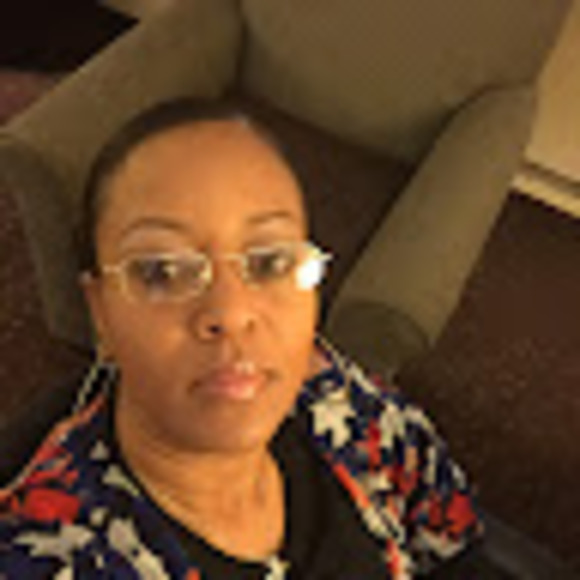 Profile Picture of Edwina Knox (@eaknox757) on Poshmark