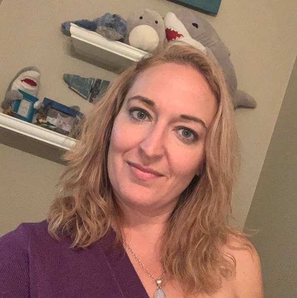 Profile Picture of Michelle Collelo (@colleloshark) on Poshmark