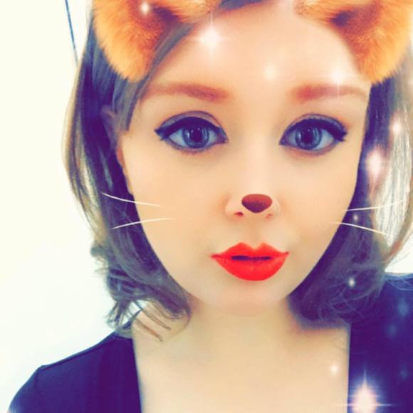 Profile Picture of Sara Micknowski (@sara123455555) on Poshmark
