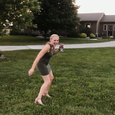 Profile Picture of Julia (@julia_marsh) on Twitter