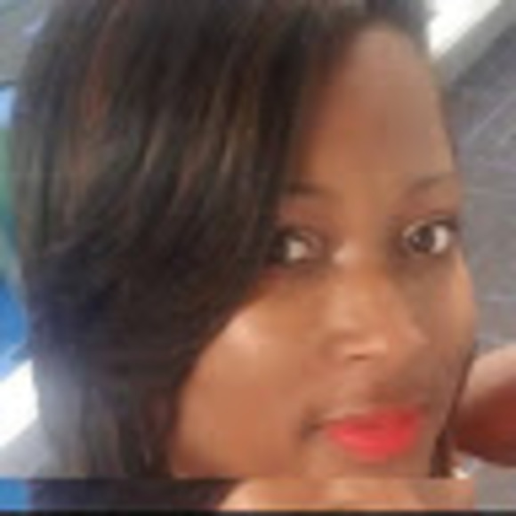 Profile Picture of Olisa Brown (@olisabrown) on Poshmark