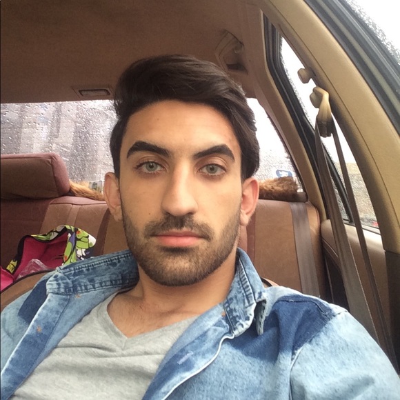Profile Picture of Omid Mahmoudi (@oomidd) on Poshmark