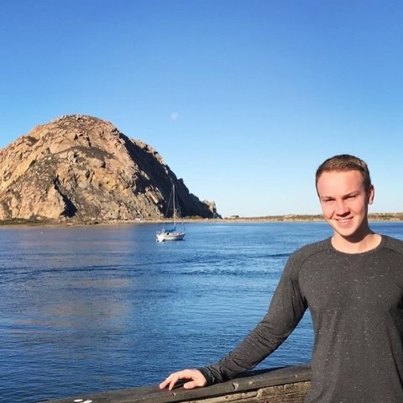 Profile Picture of Ben Veldman (@bveld) on Poshmark