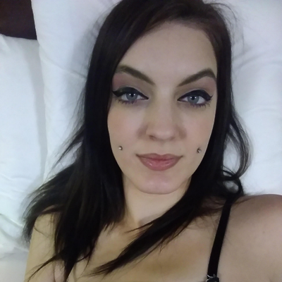 Profile Picture of April Rain (@aprilrains24_7) on Twitter