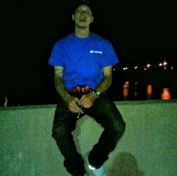 Profile Picture of Jesse Henning (@jhennin96) on Poshmark