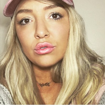 Profile Picture of Jenny Keating (@JennyBlisnn) on Twitter