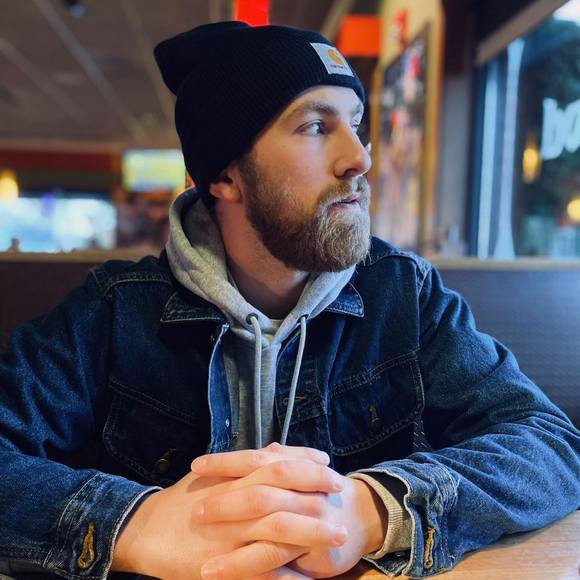 Profile Picture of Eric Paulson (@ericp253) on Poshmark