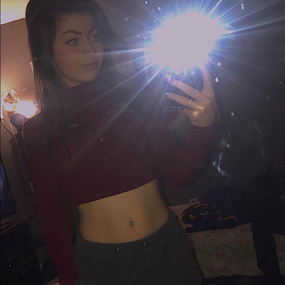 Profile Picture of Hayley Strassel (@hayleystrassel) on Poshmark