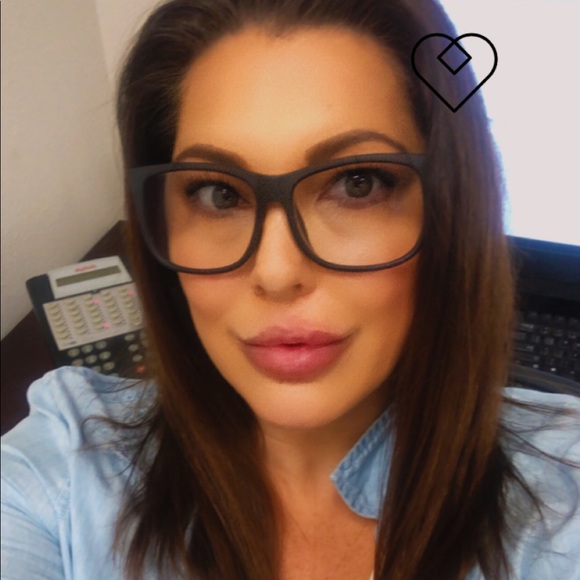 Profile Picture of Christy Harber (@christyharber) on Poshmark