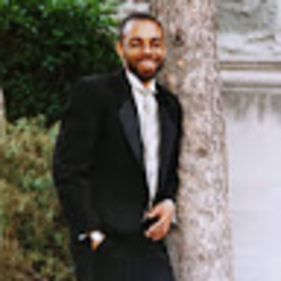 Profile Picture of Lester Alexander (@lester950) on Poshmark