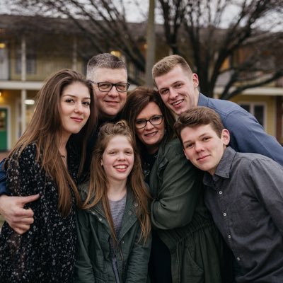 Profile Picture of Marsha Perry (@perryteam6) on Twitter