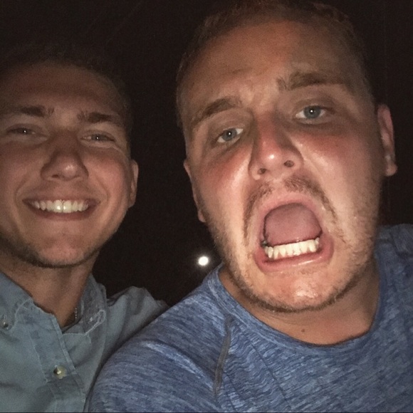 Noah Frump - Poshmark Profile Picture of Noah Frump (@nfrump612) on Poshmark