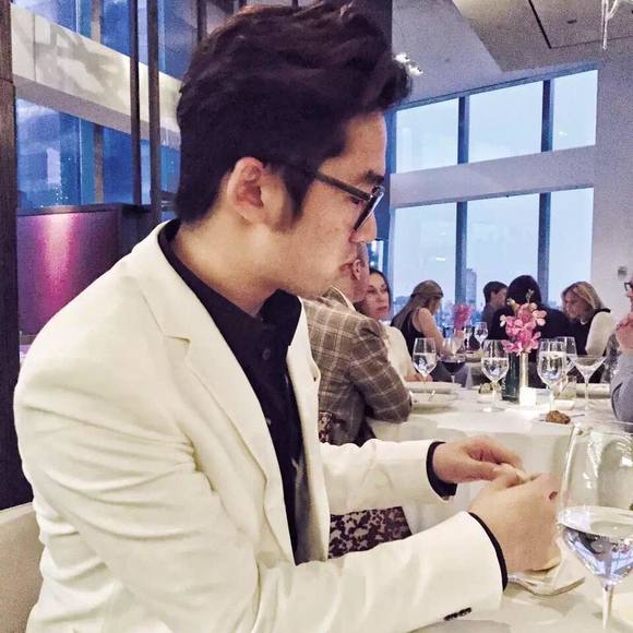 Profile Picture of Paul Chen (@paul692) on Poshmark