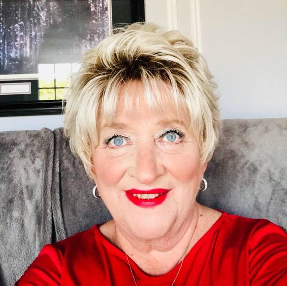 Profile Picture of Linda Shollenbarger (@lshollenbarger) on Poshmark