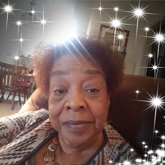 Profile Picture of Iris Newton (@templeof) on Poshmark