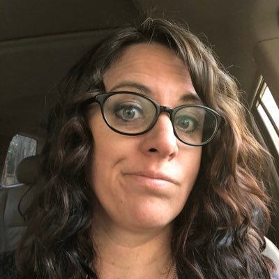 Profile Picture of Lisa (@swift_quill) on Twitter