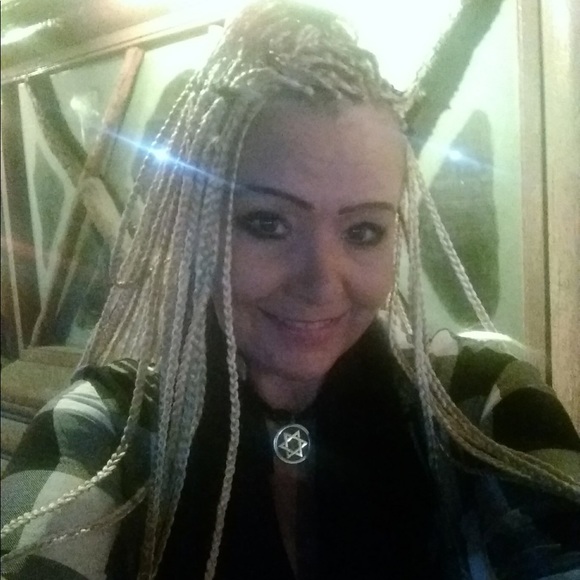 Profile Picture of Bobbi Spencer (@spencerbobbi) on Poshmark