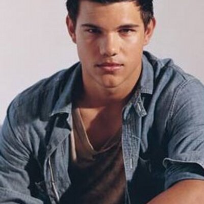 Profile Picture of Fc Taylo Lutner (@fc_taylo_lutner) on Twitter