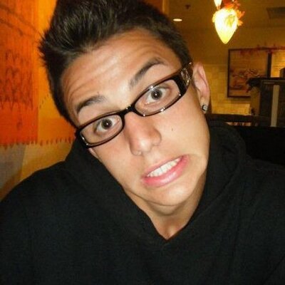 Profile Picture of Taylor Harker (@tay__harker) on Twitter