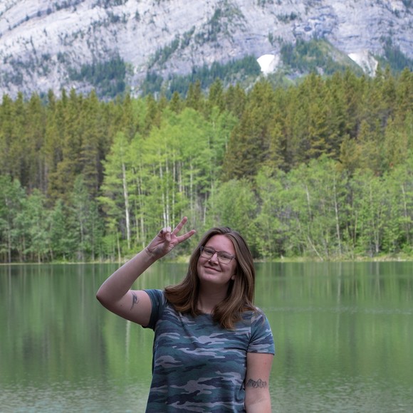 Seanna Oppertshauser - Poshmark Profile Picture of Seanna Oppertshauser (@missmemaui) on Poshmark