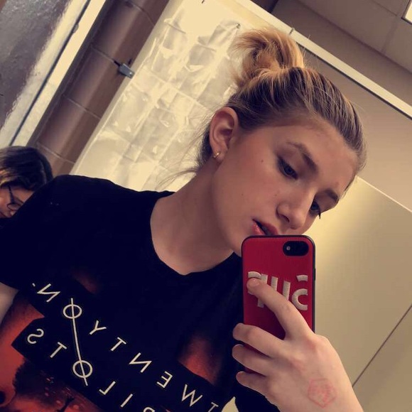 Profile Picture of Elisheva Akselrod (@eli_a2019) on Poshmark