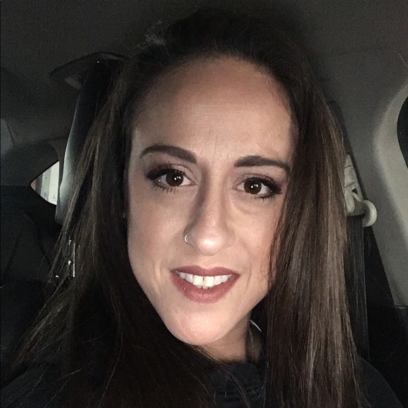 Profile Picture of Jamie Vandenlangenberg (@jamievandy) on Poshmark