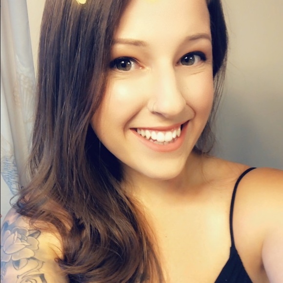 Profile Picture of Jessica Carrozzo (@jcarrozzo) on Poshmark