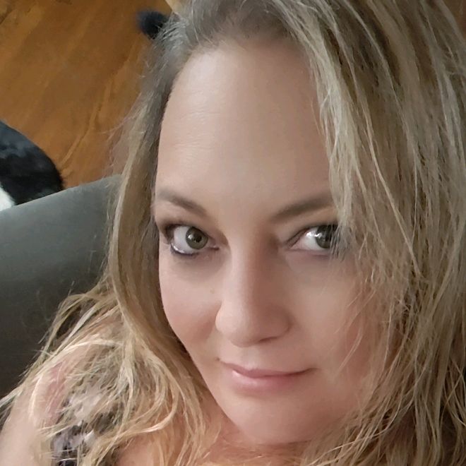 Profile Picture of Paula Lowe (@paulalowe27) on Tiktok