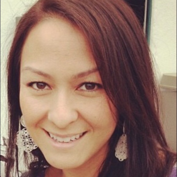 Profile Picture of Eva Thiim (@ethiim) on Poshmark