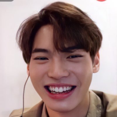 Profile Picture of 𝘔𝘈𝘟 (@bright_wiiin) on Twitter