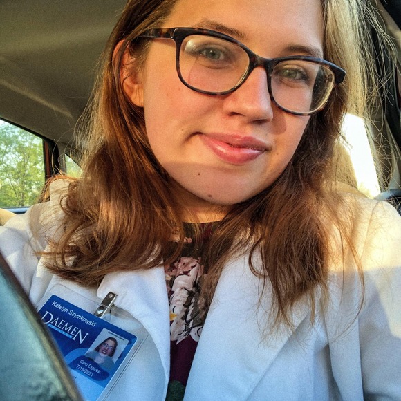 Profile Picture of Katie Szymkowski (@katieszymkowski) on Poshmark