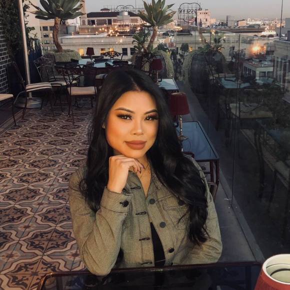 Profile Picture of Megan Trinh (@megggsfits) on Poshmark