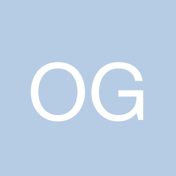 Profile Picture of Oona Goodin-smith (@oonagoodinsmith) on Poshmark