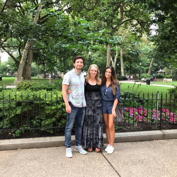 Profile Picture of Karen Goldstein (@karen_goldstein) on Poshmark