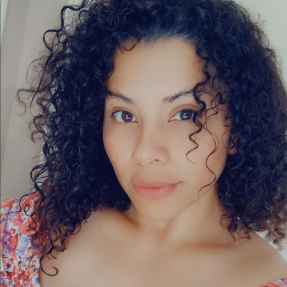 Raquel Lanzas - Poshmark Profile Picture of Raquel Lanzas (@rlanzas5) on Poshmark